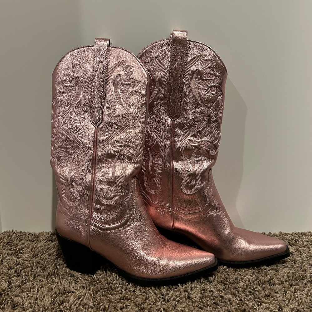 Jeffrey Campbell Dagget pink metallic boots